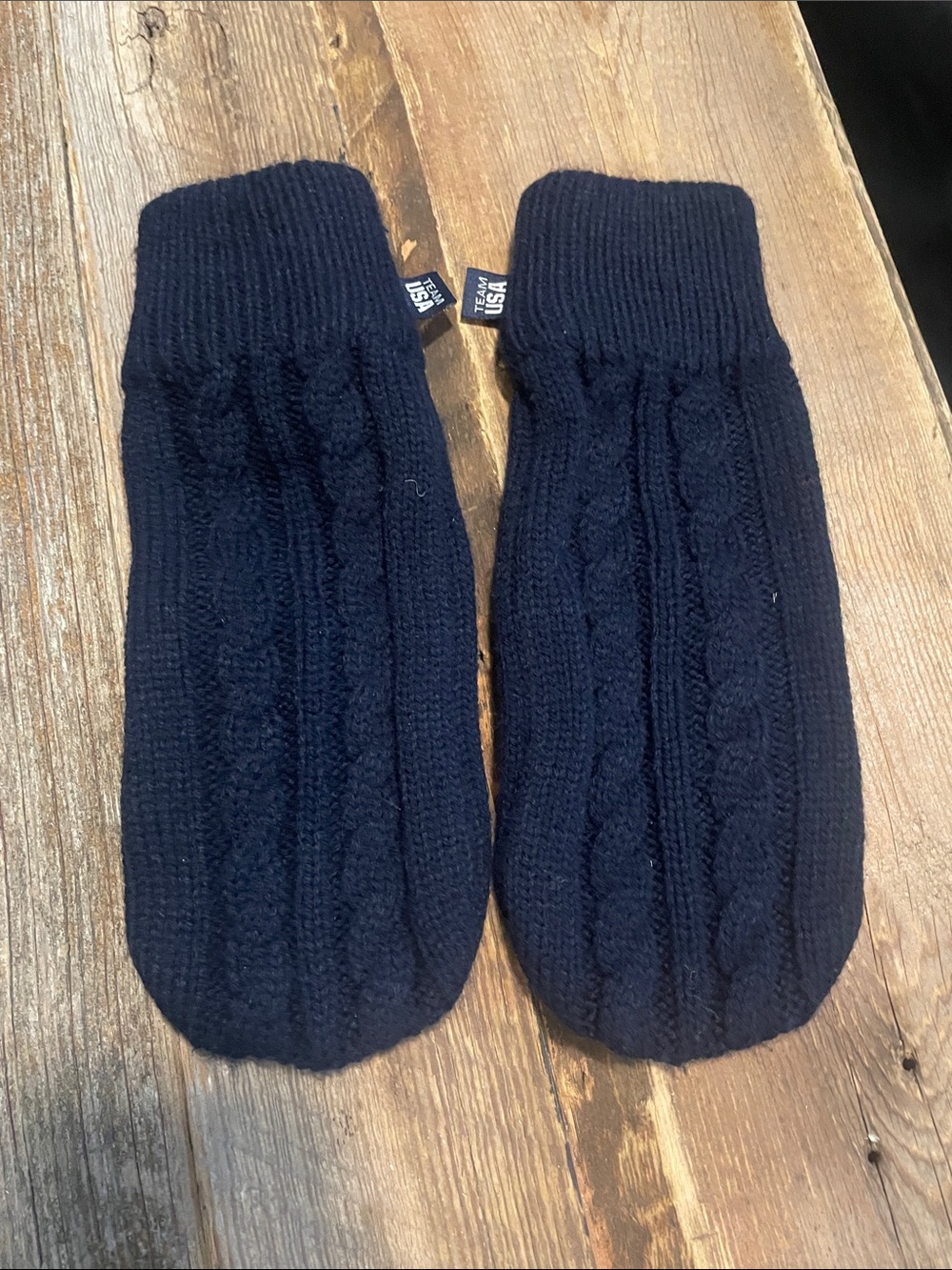 Cable-Knit Navy Mittens - Unbranded